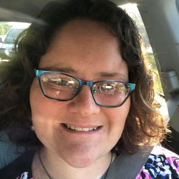 Meet your Posher, Amanda - Picture 1 of 2